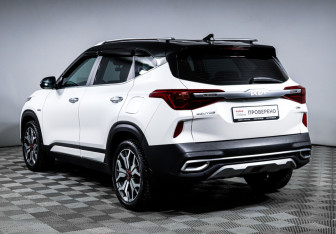 Подержанный автомобиль Kia Seltos 2022 года (7 фото)