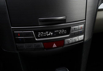 Подержанный автомобиль Subaru Outback Wagon 2011 года (18 фото)