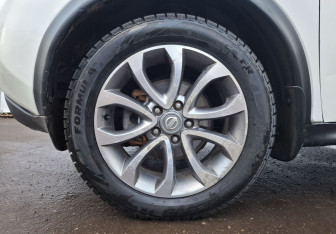 Подержанный автомобиль Nissan Juke 2013 года (9 фото)