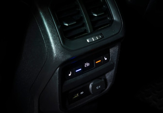 Подержанный автомобиль Volkswagen Tiguan 2020 года (12 фото)