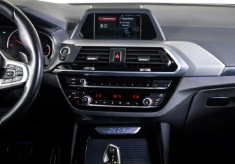 Подержанный автомобиль BMW X3 2018 года (15 фото)
