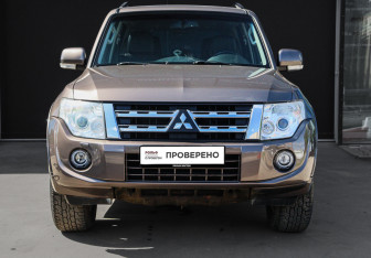 Подержанный автомобиль Mitsubishi Pajero 2011 года (2 фото)
