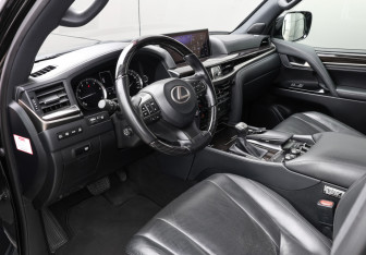 Подержанный автомобиль Lexus LX 2020 года (18 фото)
