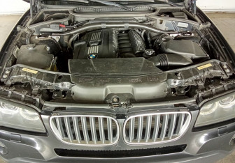 Подержанный автомобиль BMW X3 2007 года (16 фото)