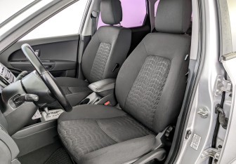 Подержанный автомобиль Kia Ceed Hatchback 2009 года (20 фото)