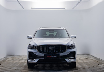 Подержанный автомобиль Geely Monjaro 2024 года (8 фото)