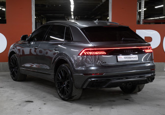 Подержанный автомобиль Audi Q8 2019 года (7 фото)
