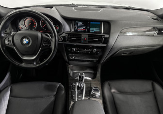 Подержанный автомобиль BMW X4 2014 года (11 фото)