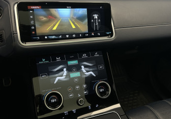 Подержанный автомобиль Land Rover Range Rover Velar 2018 года (19 фото)