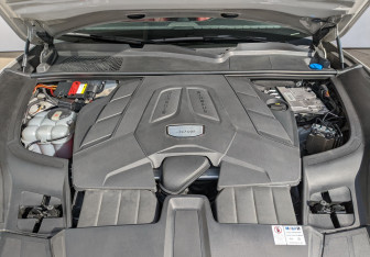 Подержанный автомобиль Porsche Cayenne 2020 года (29 фото)