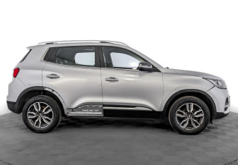 Подержанный автомобиль Chery Tiggo 4 2022 года (4 фото)