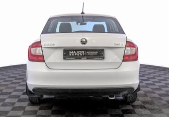 Подержанный автомобиль Skoda Rapid Liftback 2019 года (6 фото)