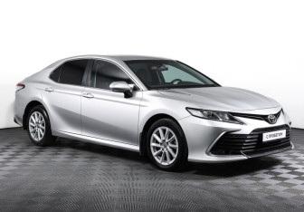 Подержанный автомобиль Toyota Camry Sedan 2021 года (3 фото)