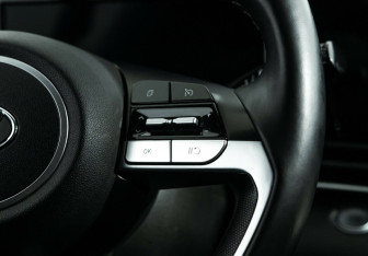 Подержанный автомобиль Hyundai Elantra Sedan 2021 года (9 фото)