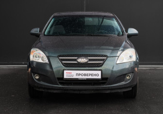 Подержанный автомобиль Kia Ceed Hatchback 2009 года (2 фото)