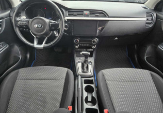 Подержанный автомобиль Kia Rio Sedan 2017 года (9 фото)