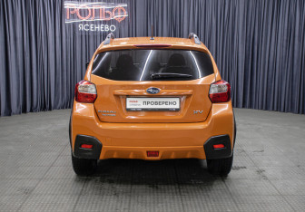 Подержанный автомобиль Subaru XV 2012 года (6 фото)