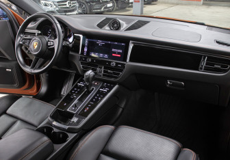 Подержанный автомобиль Porsche Macan 2021 года (11 фото)