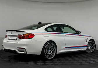 Подержанный автомобиль BMW M4 Coupe 2016 года (2 фото)