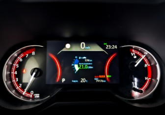 Подержанный автомобиль Toyota RAV4 2019 года (13 фото)