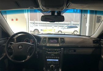 Подержанный автомобиль Kia Opirus 2008 года (15 фото)