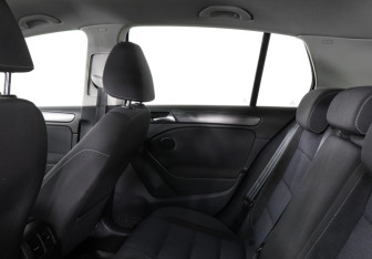 Подержанный автомобиль Volkswagen Golf Hatchback 2011 года (8 фото)
