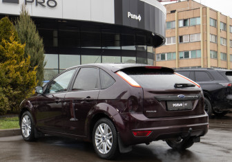 Подержанный автомобиль Ford Focus Hatchback 2008 года (5 фото)