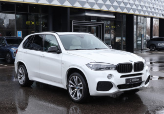 Подержанный автомобиль BMW X5 2016 года (3 фото)