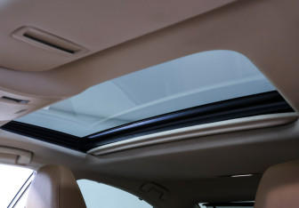 Подержанный автомобиль Lexus ES 2015 года (14 фото)