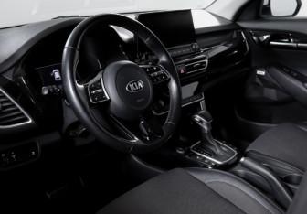 Подержанный автомобиль Kia Seltos 2021 года (14 фото)