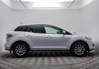 Подержанный автомобиль Mazda CX-7 2008 года (6 фото)
