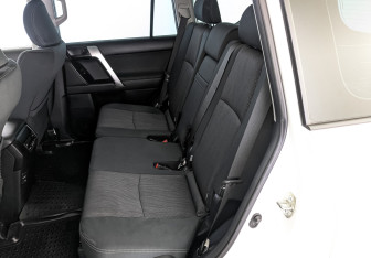 Подержанный автомобиль Toyota Land Cruiser Prado 2021 года (18 фото)