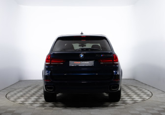 Подержанный автомобиль BMW X5 2014 года (6 фото)