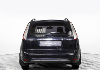 Подержанный автомобиль Ford Focus Wagon 2008 года (6 фото)
