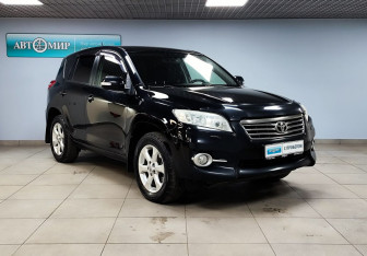 Подержанный автомобиль Toyota RAV4 2011 года (3 фото)