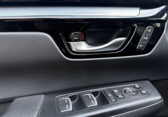Подержанный автомобиль Honda CR-V 2024 года (13 фото)