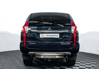 Подержанный автомобиль Mitsubishi Pajero Sport 2017 года (6 фото)