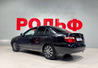 Подержанный автомобиль Nissan Almera Sedan 2005 года (5 фото)