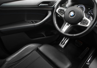Подержанный автомобиль BMW X3 2019 года (18 фото)
