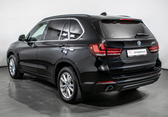 Подержанный автомобиль BMW X5 2016 года (7 фото)