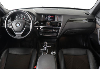 Подержанный автомобиль BMW X3 2015 года (11 фото)