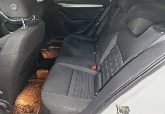 Подержанный автомобиль Skoda Octavia Liftback 2019 года (7 фото)