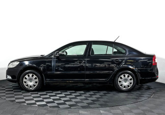 Подержанный автомобиль Skoda Octavia Liftback 2012 года (8 фото)