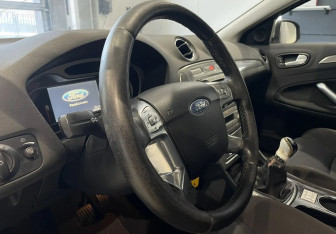 Подержанный автомобиль Ford Mondeo Sedan 2007 года (11 фото)