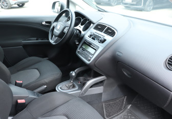 Подержанный автомобиль SEAT Altea 2012 года (9 фото)