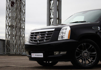Подержанный автомобиль Cadillac Escalade Suv 2010 года (15 фото)