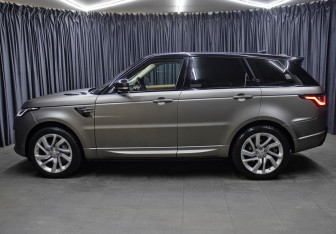 Подержанный автомобиль Land Rover Range Rover Sport 2020 года (8 фото)