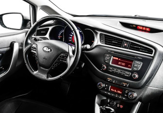 Подержанный автомобиль Kia Ceed Wagon 2017 года (9 фото)