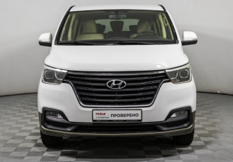 Подержанный автомобиль Hyundai H-1 2019 года (2 фото)