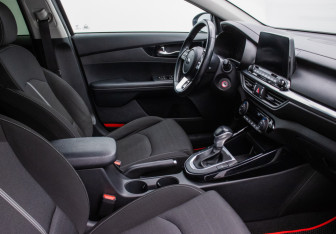 Подержанный автомобиль Kia Cerato Sedan 2021 года (10 фото)